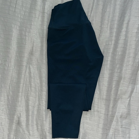 Buffbunny Leggings - Picture 2 of 3